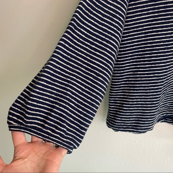 MADEWELL V-NECK BUBBLE-SLEEVE SWEATSHIRT IN BLUE - Picture 5 of 6